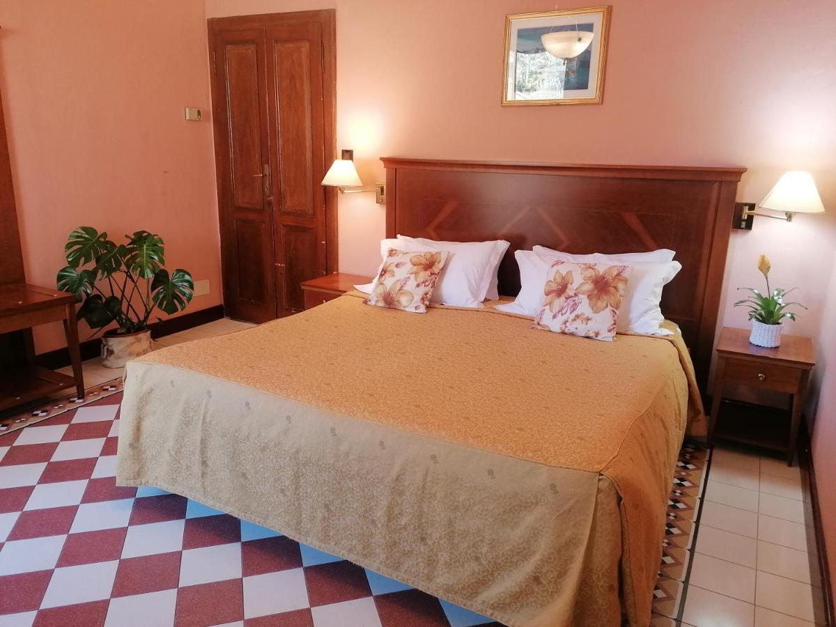 Hotel La Rondinella Каннеро-Ривьера Экстерьер фото